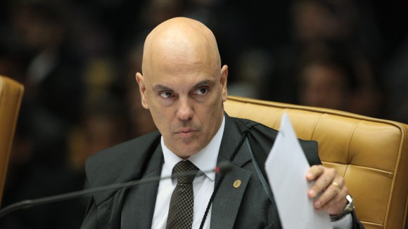 Alexandre de Moraes abriu divergência no plenário virtual do STF, votando pela manutenção da lei, mas que os efeitos não possam valer nas eleições de 2022. Posição foi seguida pela maioria dos ministros.