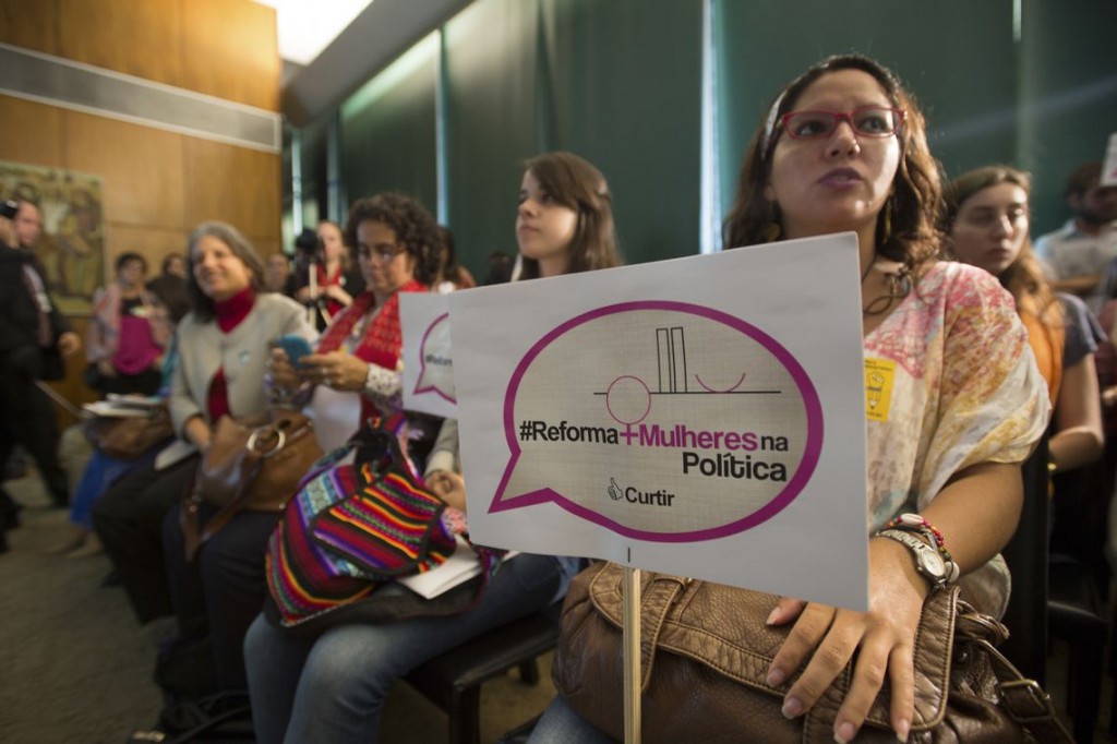 Apesar de representarem metade da população, mulheres ainda são minoria na política. Foto: Marcelo Camargo/Agência Brasil