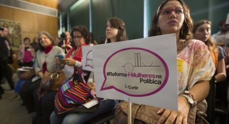 Apesar de representarem metade da população, mulheres ainda são minoria na política. Foto: Marcelo Camargo/Agência Brasil