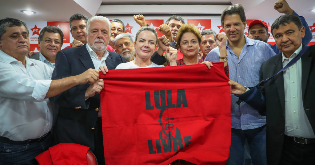 Comissão da Executiva Nacional do PT reagiu à decisão do TSE de tirar Lula da eleição