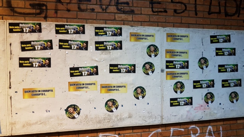 Professores. Mural do ICC foi vandalizado por apoiadores de Bolsonaro neste domingo (28), dia da votação definitiva de segundo turno