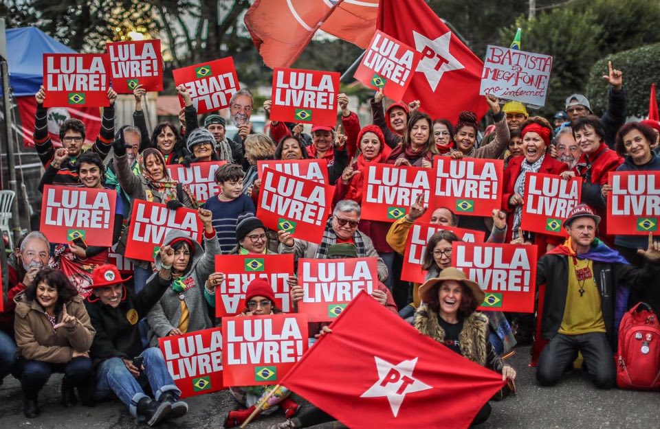 Lula Livre, esquerda, voucher