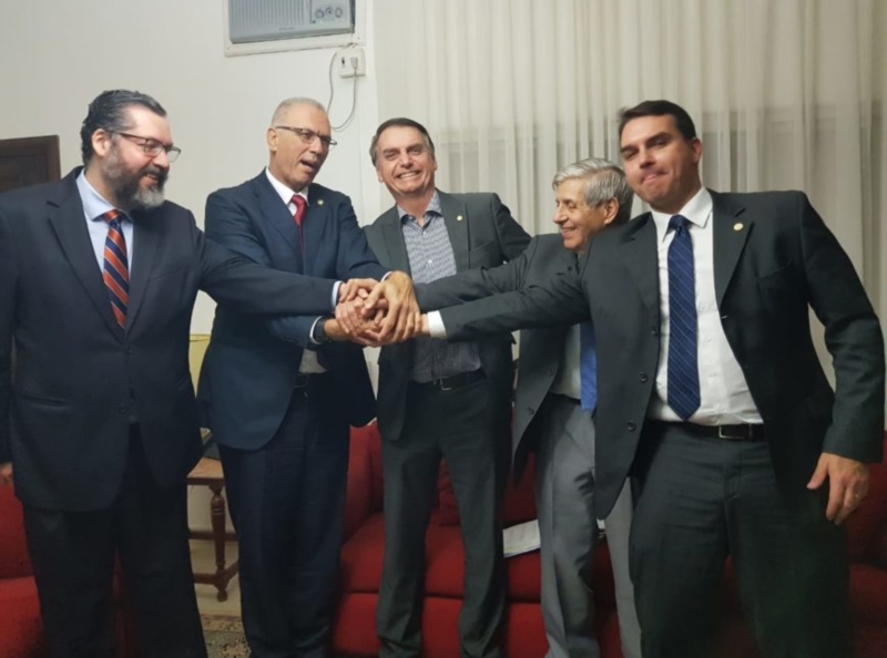 Será. Bolsonaro recebeu embaixador de Israel na Granja do Torto, residência presidencial campestre em Brasília