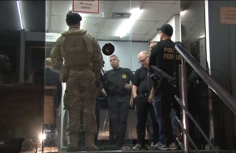 PF. Policiais chegam à Alerj para cumprir ordens judiciais de diligências