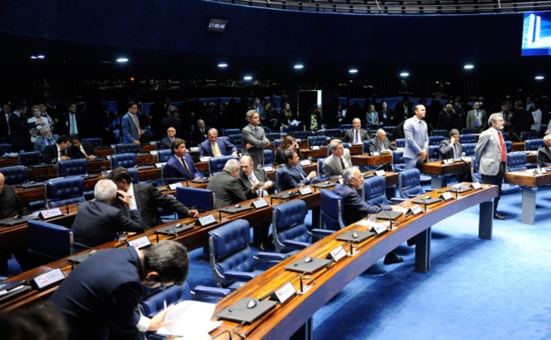 Senadores concluíram tramitação da matéria em plenário após acordo de líderes