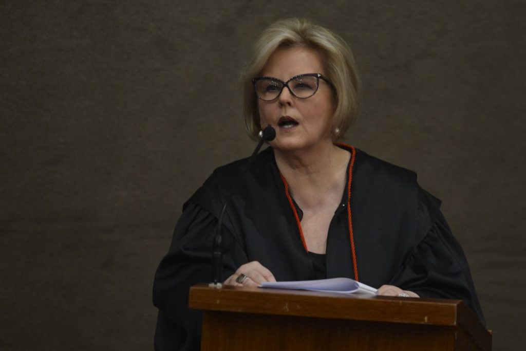 Ministra do STF, Rosa Weber indeferiu pedido do Congresso Nacional para ampliar o prazo para atender medidas para aumentar a transparência das emendas de relator.