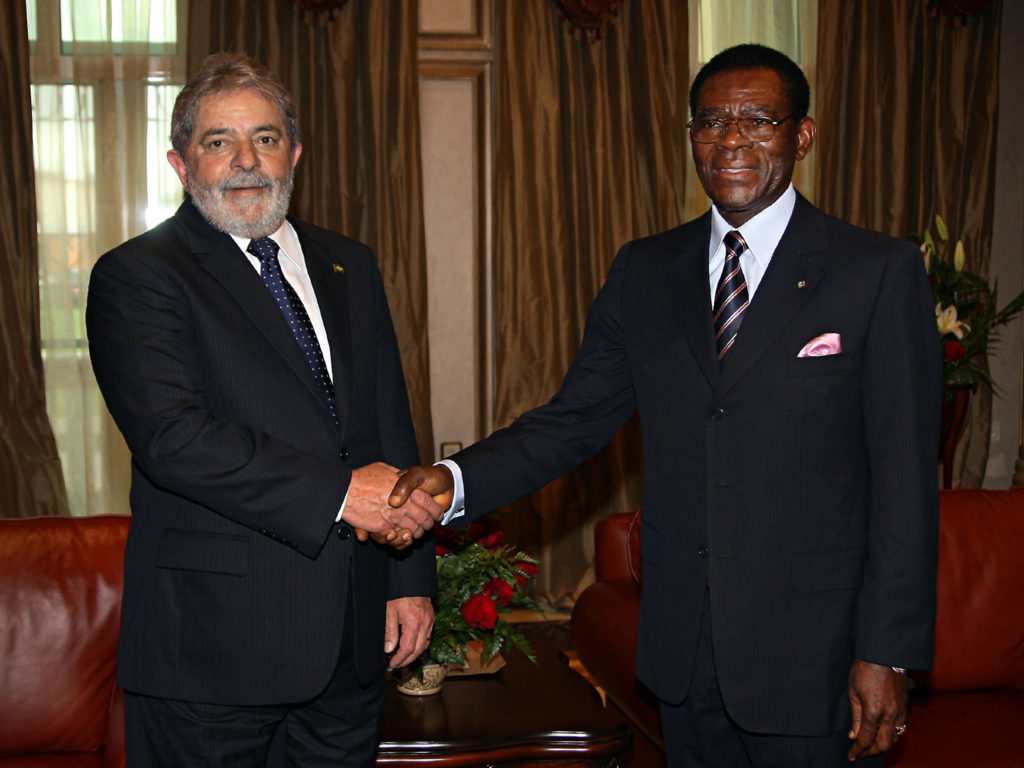 Lula e Obiang em um encontro na Guiné Equatorial, em 2010