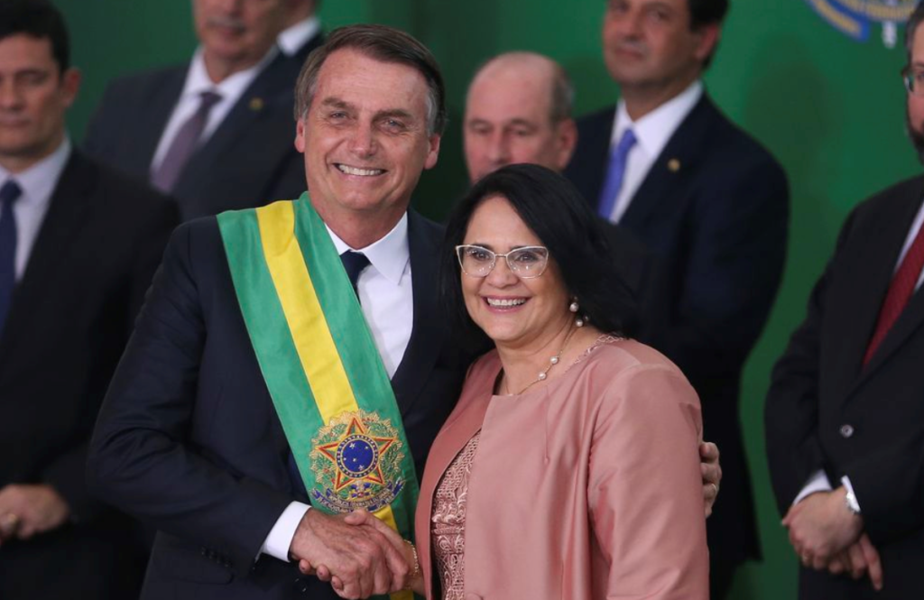 O presidente Jair Bolsonaro empossa a ministra da Mulher, Família e Direitos Humanos, Damares Alves. Presidente falou em cristofobia em evento na ONU [fotografo]Valter Campanato/ABr[/fotografo]