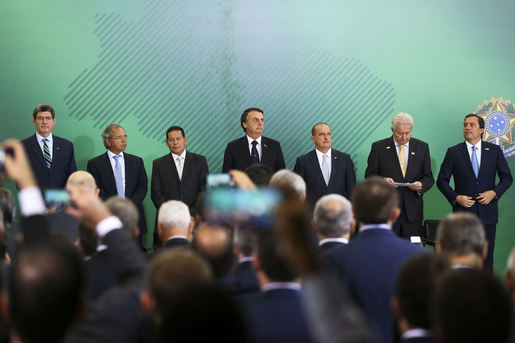 Bolsonaro dá posse a novos presidentes do BB, Caixa e BNDES