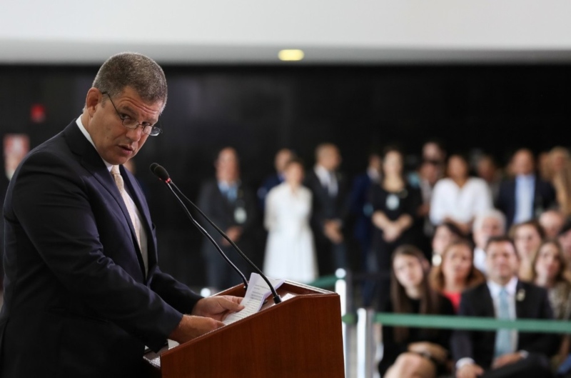 Bebianno. Ministro diz que não deixa o governo, vai focar no trabalho e ainda desafia Bolsonaro: "Por que ele não tem essa preocupação em relação a Minas Gerais?"