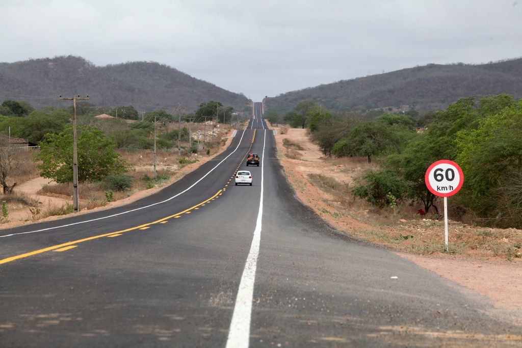 De acordo com estudo da CNT, mais da metade das rodovias brasileiras apresentam estados preocupantes de conservação.