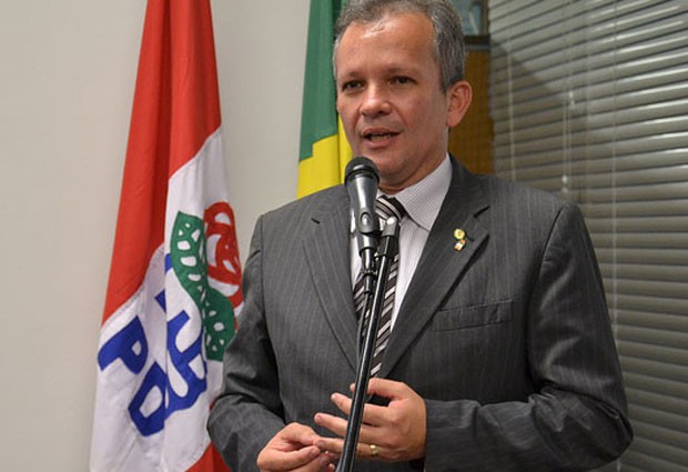 André Figueiredo afirma que Câmara dará "resposta política" aos municípios no que se refere à desoneração da folha de pagamento. Foto: Divulgação