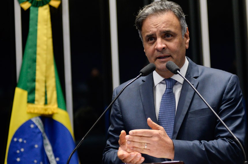 Aécio Neves teme que, sem uma candidatura própria do PSDB, tucanos se dividam e passem a apoiar Lula e Bolsonaro.