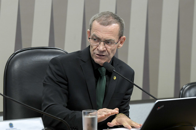 O senador Fabiano Contarato denunciou o ministro Milton Ribeiro no Supremo, alegando prevaricação por parte do chefe da Educação.[fotografo]Roque de Sá/Ag. Senado[/fotografo]