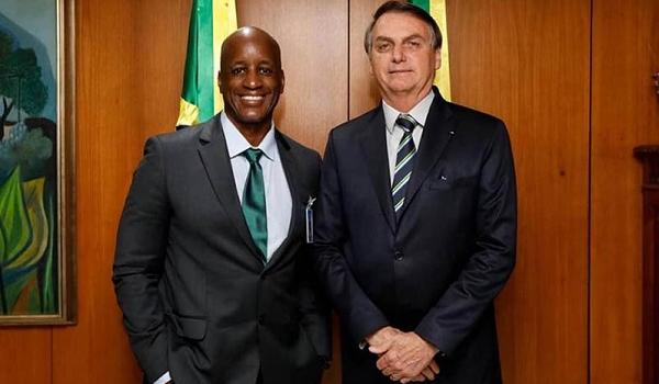 Juntamente com Jair Bolsonaro, o presidente da Fundação Cultural Palmares, Sérgio Camargo, é a autoridade pública que mais proferiu discursos racistas desde 2019.