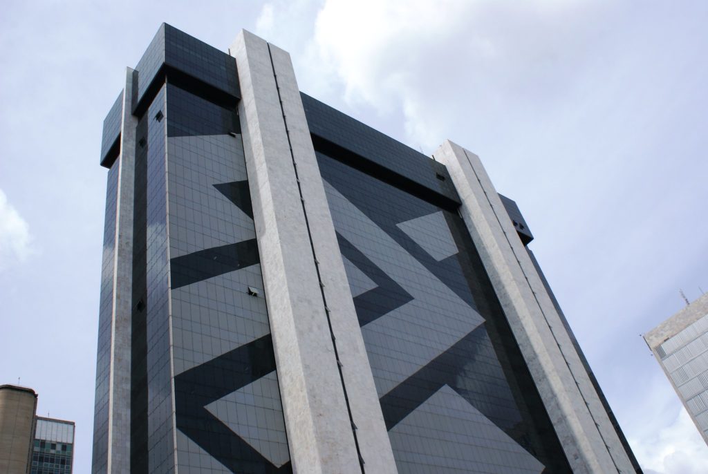Fachada do Banco do Brasil em Brasília. [fotografo]Ben Tavener via Flickr[/fotografo]