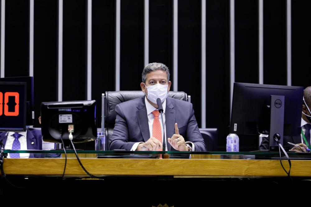 O presidente da Câmara, Arthur Lira, comanda a sessão desta sexta-feira (26) [fotografo]Najara Araujo/Câmara dos Deputados[/fotografo]