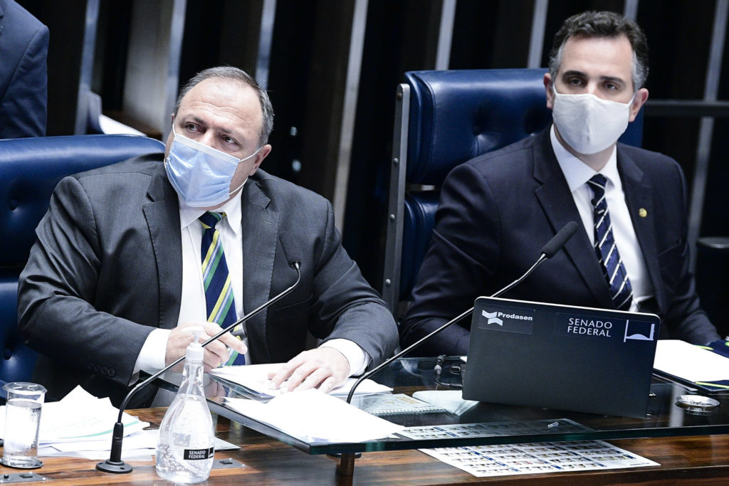 Ministro da Saúde, Eduardo Pazuello, ao lado do presidente do Senado Rodrigo Pacheco (DEM-MG) [fotografo]Pedro França/Agência Senado[/fotografo]