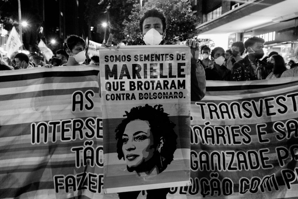 LGBTQIA+ protestam na pandemia contra a homofobia e genocídio da população negra [fotografo] Mariana Maiara[/fotografo]