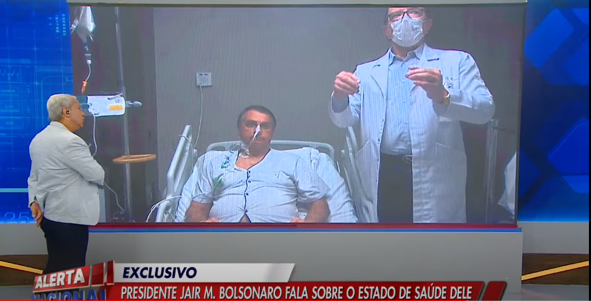 Jair Bolsonaro, no hospital, em entrevista a Sikêra Jr.[fotografo]Reprodução/YouTube[/fotografo]