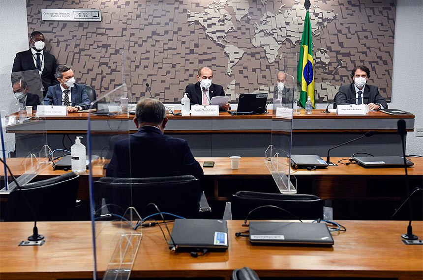 Vinicius Clay Araujo Gomes (à esq.) e Tiago Mafra dos Santos (à dir.) [fotografo] Jefferson Rudy/Agência Senado [/fotografo]