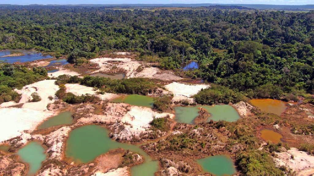 Projeto de lei do governo extingue presunção de boa-fé na venda do ouro, buscando responsabilizar compradores do garimpo ilegal. Foto: Secretaria de Meio Ambiente de Mato Grosso