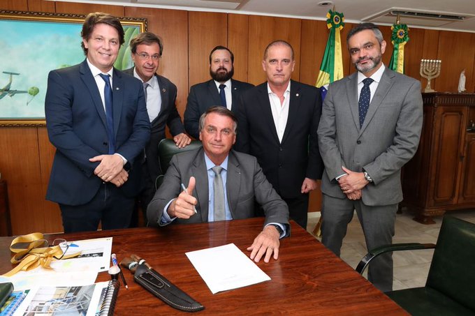 Bolsonaro, em foto publicada pelo secretário de cultura Mário Frias [fotografo]Mário Frias via Twitter[/fotografo]