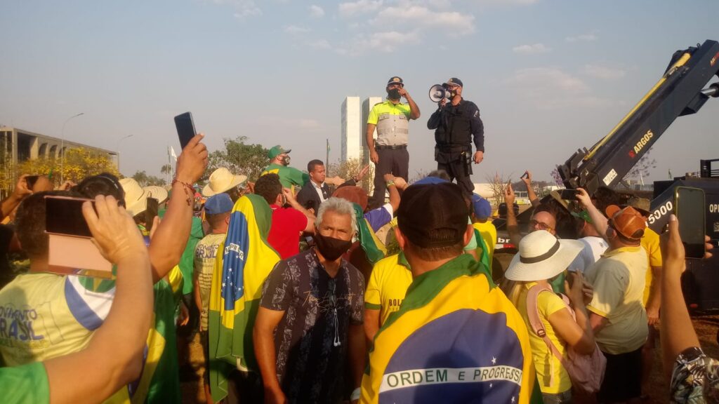 Caminhoneiros que manifestam em frente à Esplanada dos Ministérios, em Brasília [fotografo]Tiago Rodrigues/Congresso em Foco[/fotografo]