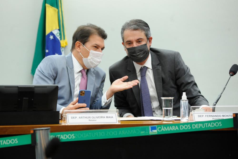 O relator da reforma administrativa, Arthur Oliveira Maia (DEM/BA) e o presidente da comissão especial que analisa a PEC, Fernando Monteiro (PP/PE)[fotografo]Cleia Viana/Câmara dos Deputados [/fotografo]