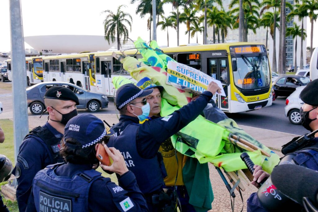 Manifestante pro-Bolsonaro tenta infiltrar-se em manifestação de indígenas [fotografo]Orlando Brito[/fotografo]