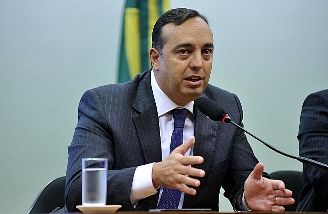 Ministro Nunes Marques entendeu que decisão do TSE não poderia cassar mandato do deputado estadual Fernando Francischini.