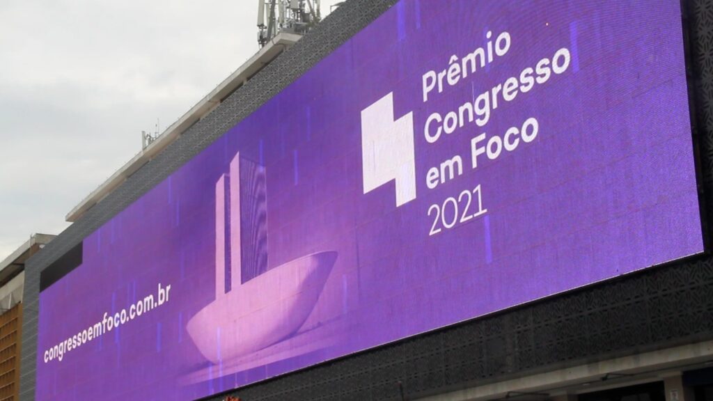 Prêmio Congresso em Foco é destaque no maior painel digital da América Latina, na região central de Brasília. Foto: Tiago Rodrigues/Congresso em Foco