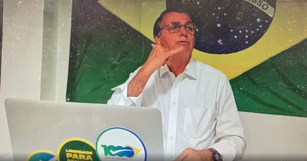 Jair Bolsonaro nega ter sido denunciado por corrupção