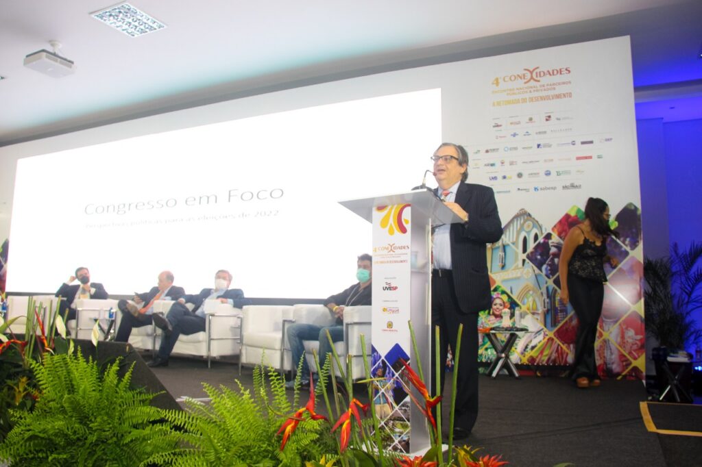 O diretor do Congresso em Foco Análise, Rudolfo Lago, participou do 4º Conexidades, encontro de vereadores de todo o país, em Olímpia (SP) (foto: divulgação)
