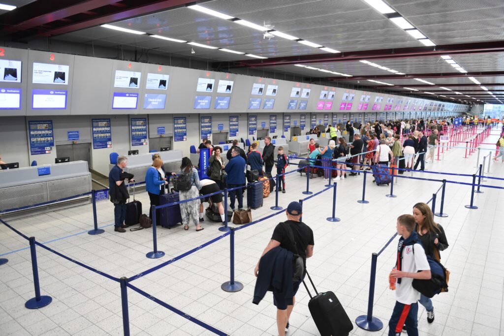 O Ministério de Portos e Aeroportos negociou com as companhias aéreas um prazo de 15 dias para apresentação de planos e medidas para baratear passagens. Foto: Phil Mosley/Unsplash