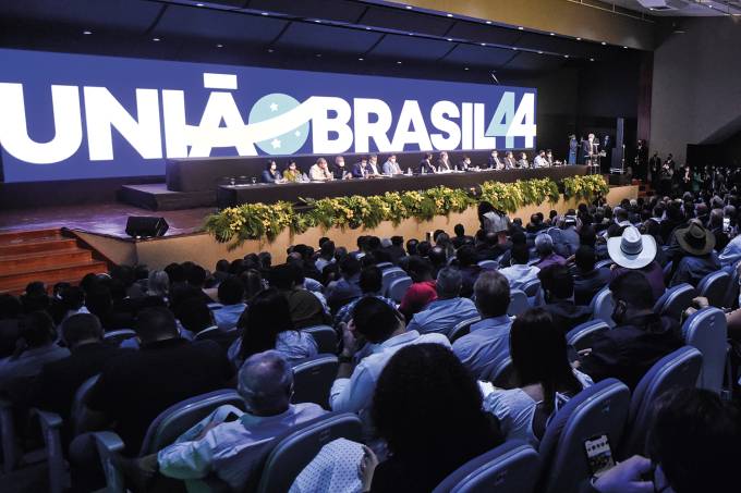 Parte do União Brasil se posicionou contra Lula nas eleições, e fica insatisfeita com aliança. Danilo Forte já critica negociação de cargos. Foto: Divulgação