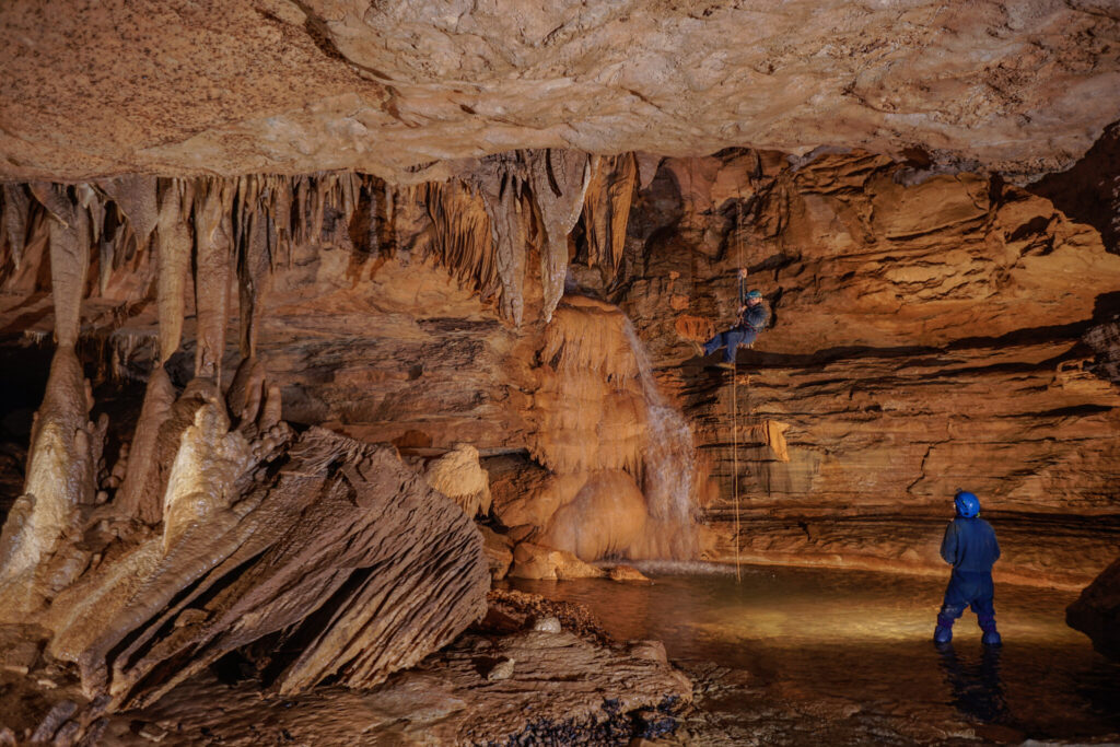 Caverna /cavernas. Foto: Albert Crabtree via Flickr