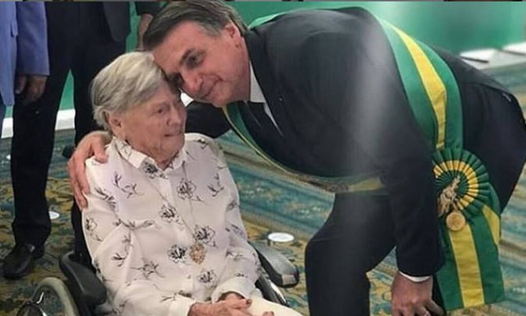 Mãe do presidente Jair Bolsonaro, Olinda Bolsonaro participou da posse do filho em 2019. Foto: reprodução