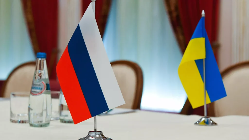 Delegações da Ucrânia e Rússia saem da Bielorrússia sem encontrar um acordo para encerrar as hostilidades, que se aproximam do quinto dia. Foto: Aleksandr Kryazhev/Sputnik