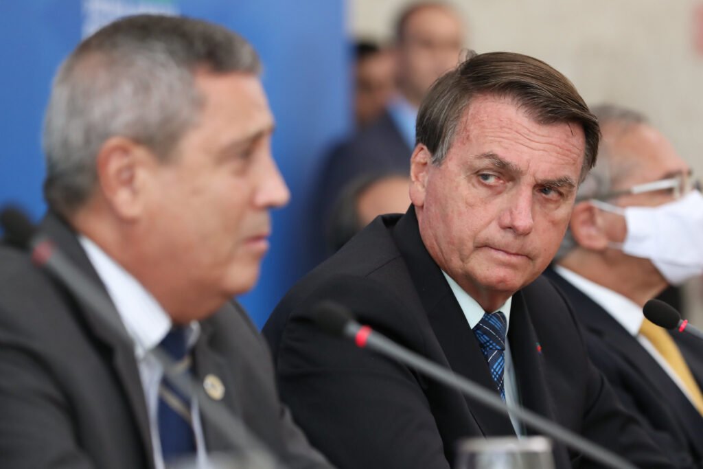 Bolsonaro: “Eu tenho que ter um vice que não tenha ambições de ocupar a minha cadeira". Indicações apontam para o ministro da Defesa, Braga Netto. Foto: Marcos Côrrea/PR