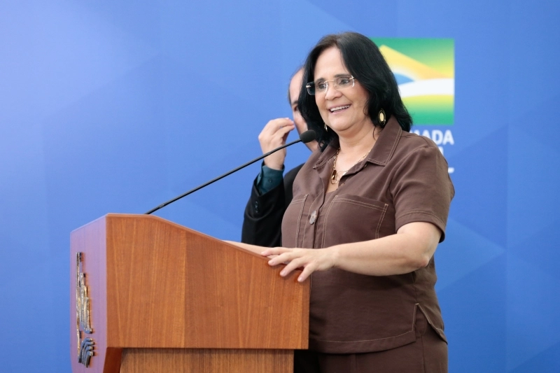 Damares Alves deverá competir com a ex-ministra chefe da Secretaria de Governo, Flávia Arruda, pelo voto bolsonarista no DF. Foto: Carolina Antunes/PR