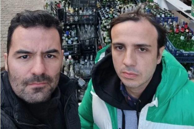 Arthur do Val e Renan Santos posam para as redes sociais na Ucrânia durante a guerra. Foto: reprodução Instagram