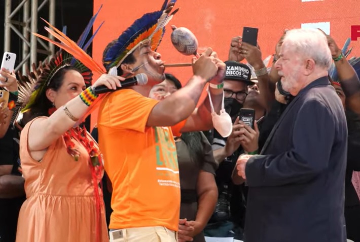 O ex-presidente Lula (PT) afirmou que, se eleito, criará um ministério voltado para debater as pautas indígenas.