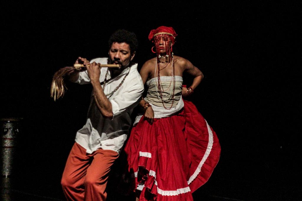 Xandy Carvalho dançando com Iansa. Foto Wagner Cria