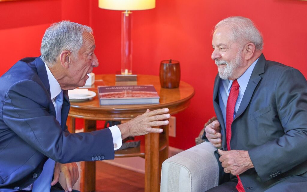 O ex-presidente Lula (PT) se encontrou com o presidente de Portugal, Marcelo Rebelo de Sousa, neste domingo (3).