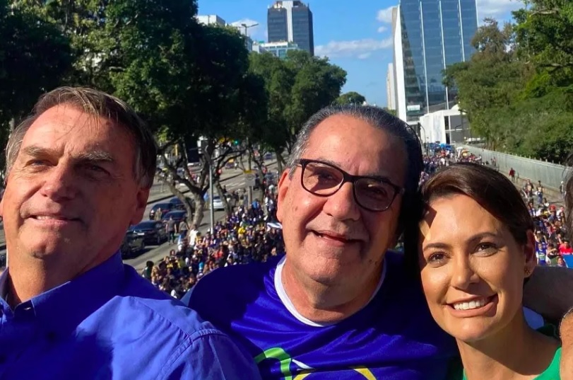 O pastor Silas Malafaia ao lado do presidente, Jair Bolsonaro, e da primeira-dama, Michelle Bolsonaro, na Marcha Para Jesus Rio 2022. Foto: Reprodução