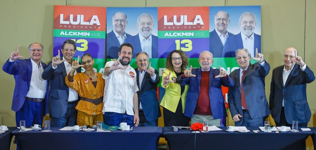 O ex-presidente Lula (PT) reuniu oito ex-presidenciáveis em um encontro em São Paulo para formar uma “frente ampla pela democracia”. Foto: Ricardo Stuckert