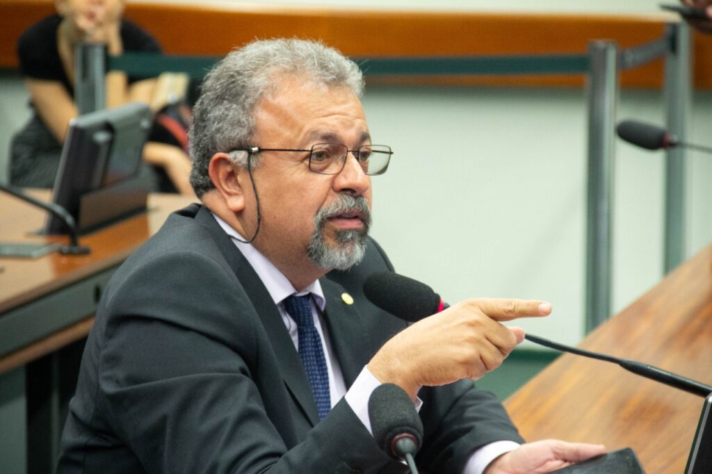 Elias Vaz afirma que Luciene Barbosa não tocou em temas relacionados ao CV em reunião, que tratou sobre dois casos de desaparecimento. Foto: Agência Câmara