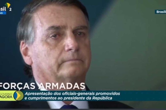 O presidente Jair Bolsonaro (PL) chorou ao participar de uma cerimônia das Forças Armadas, em Brasília. Foto: Reprodução/TV Brasil