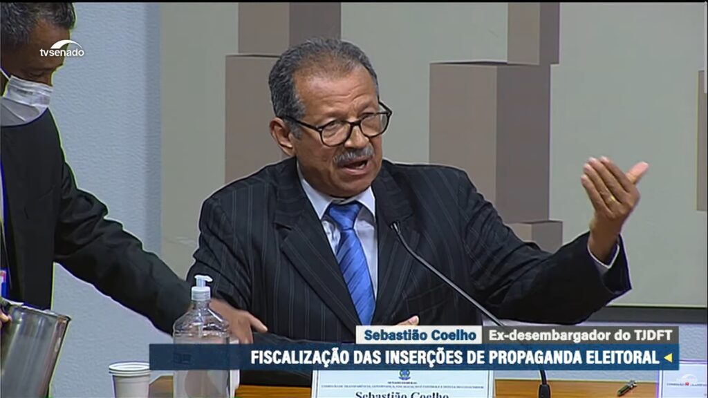 Membros da AMB querem expulsão de Sebastião Coelho, desembargador aposentado que tenta legitimar golpe militar em favor de Bolsonaro. Foto: reprodução/TV Senado